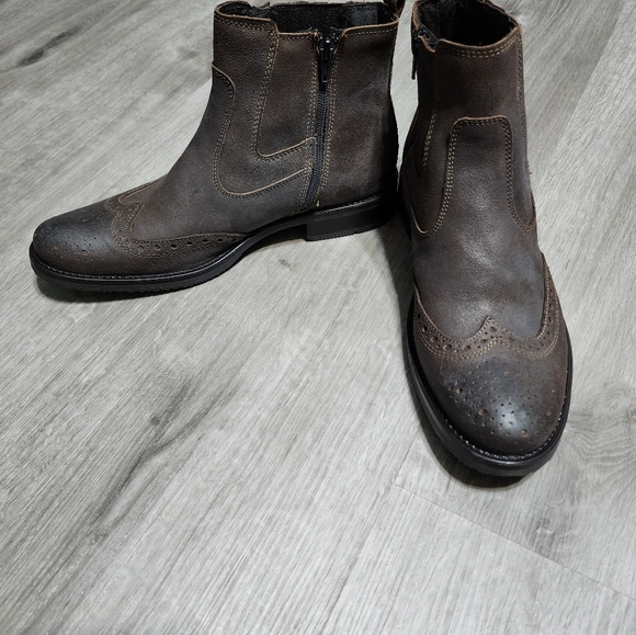 Alfani men's Distressed leather boot, 8.5M - Picture 2 of 8